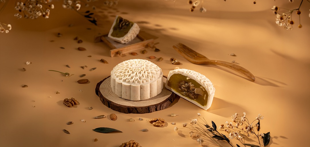 Golden Fungus Mooncake